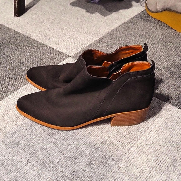 Women's ankle boots - Picture 1 of 4